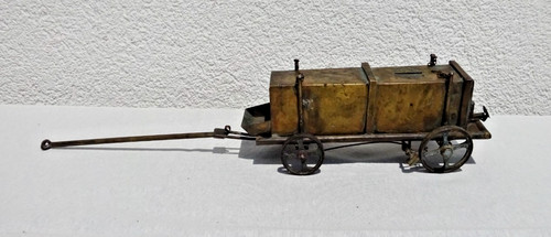 Vecchio salvadanaio carrello