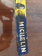 insegna pubblicitaria Michelin