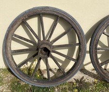 Coppia Di Ruote Antiche Autentiche. Nessuna Rottura . Solide. Diametro 85cm