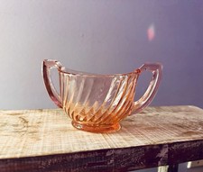 Zuccheriera vintage imperiale ottica intrecciata rosa depressione vetro manico aperto