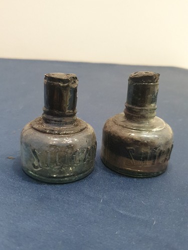 Antiche bottiglie - 2x,