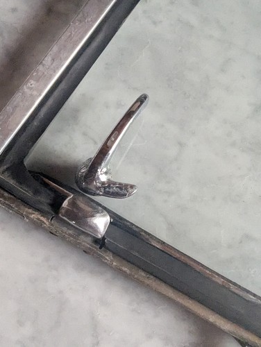 Deflettore sinistro originale