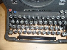 MACCHINA DA SCRIVERE   OLIVETTI M40   SCRIVE   TASTIERA TEDESCA