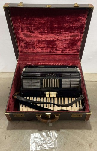 Scandalli accordion 41 - accordion.,