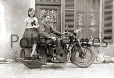 Couple assis sur moto Automoto