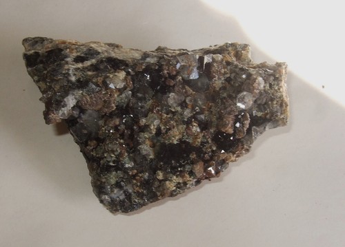 Minerali grezzi - -,