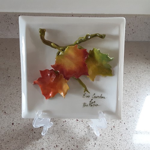 Piastrella ceramica foglie