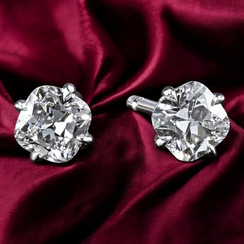 Orecchino perno con diamanti - orecchino,