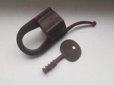 Antico lucchetto antico con