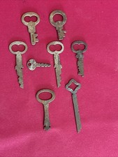 (8) Antica serratura porta