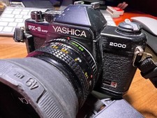 Macchina fotografica Yashica FX3 Super 2000 con ottica 50mm f1.9