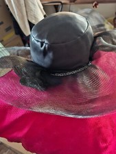 Cappello Fascinator nero, in seta e veletta, diametro al capo 18 cm, con rose