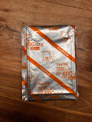 Fuji 100c instant colour - instant,