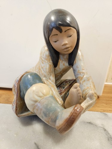 Gres lladro eskimo girl - lladro, with