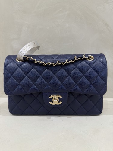 Chanel piccola patta classica