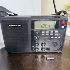 Grundig S450DLX Field Radio FM