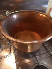 n 2 PAIOLI IN RAME CM 30 PERFETTI  DEI PRIMI DEL 1900 PREZZO EURO 120 CAD,PIU 