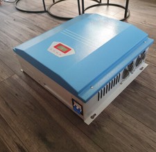 Regolatore di carica ibrido