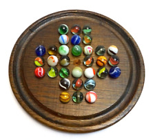 Tavola solitaria in legno