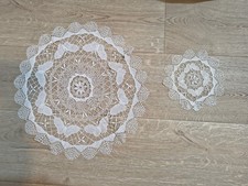 Set di due centrini rotondi