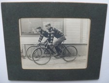 FOTOGRAFIA DUE RAGAZZI CHE