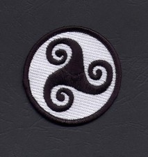 TRISKEL NOIR ET BLANC (TC)
