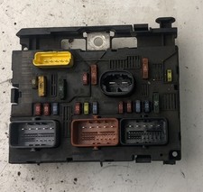 CENTRALINA PORTA FUSIBILI PER PEUGEOT 307 Berlina 2° Serie 9659742080 benzina 1