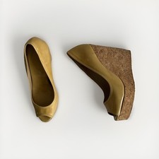 JIMMY CHOO DÉCOLLETÉ SPUNTATE IN PELLE VERNICE OCRA