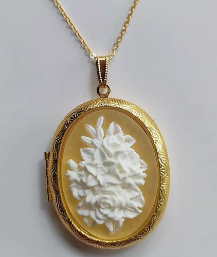 Collana medaglione ritratto