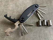 Atrezzo multiuso per