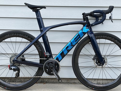 Deep dark blue - deep, madone