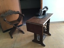 Vecchia macchina da cucire Singer