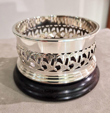 Sottobottiglia in Argento 800, finitura lucida, Ditta Stancampiano, fondo legno