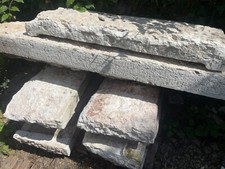 pavimento e gradini in pietra antica