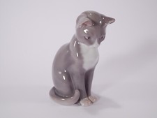 STATUINA ROYAL COPENHAGEN BING&GRONDAHL "Cat Sitting"
