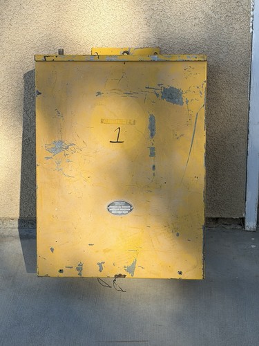 Federal signal outdoor siren - signal,