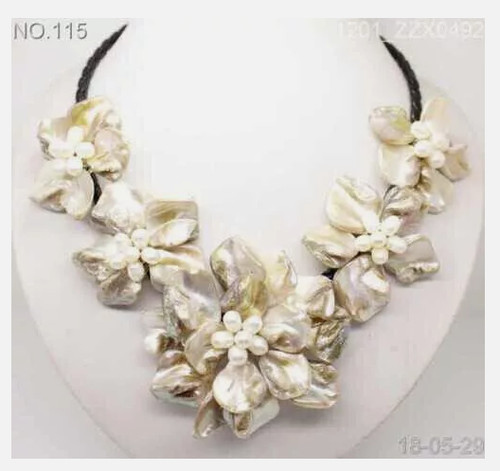 Collana classica barocca acqua