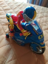 13181 Gadget Allegato Topolino n. 2572/75 Disney - La Moto GP di Pippo