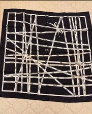 Foulard Hermès BOLDUC nero, indossato pochissimo. NUOVO