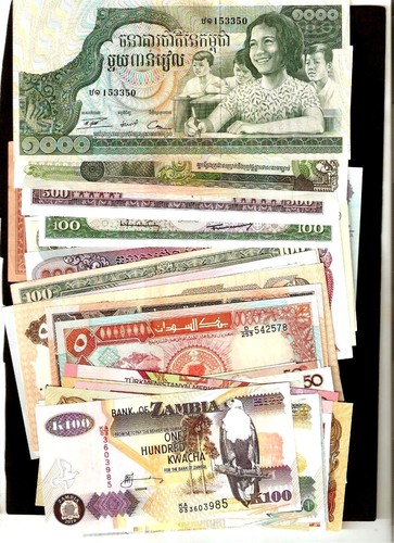 300 banconote tutte diverse - 300,