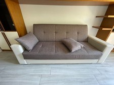 Divano letto 3 posti con contenitore + cuscini – 230×93×97 – Milano centro