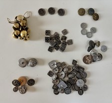 Lotto di 205 bottoni vintage