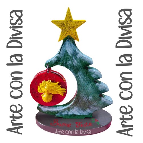 Albero natale con fiamma in - albero,