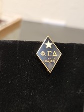 Spilla Phi Gamma Delta Pi 1982