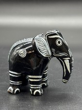 Statua piccola elefante in