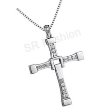 Collana con ciondolo croce in