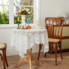 Elegante Copritavolo in Pizzo