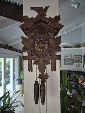 Vecchio orologio cucù - vecchio,