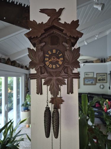 Vecchio orologio cucù - a,