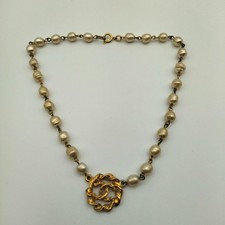 Collana Chanel oro finta perla